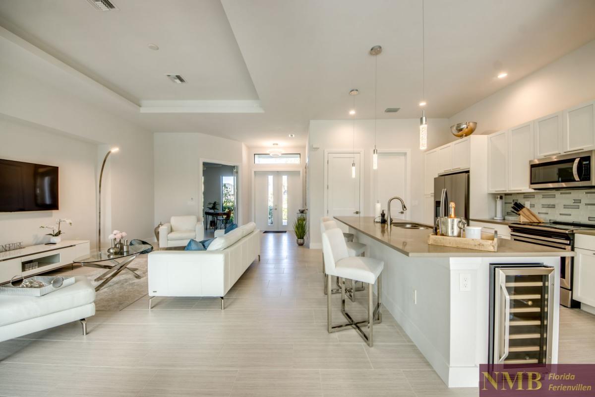 Ferienhaus-Cape-Coral-Sanisbar Breeze_15-Family-Room